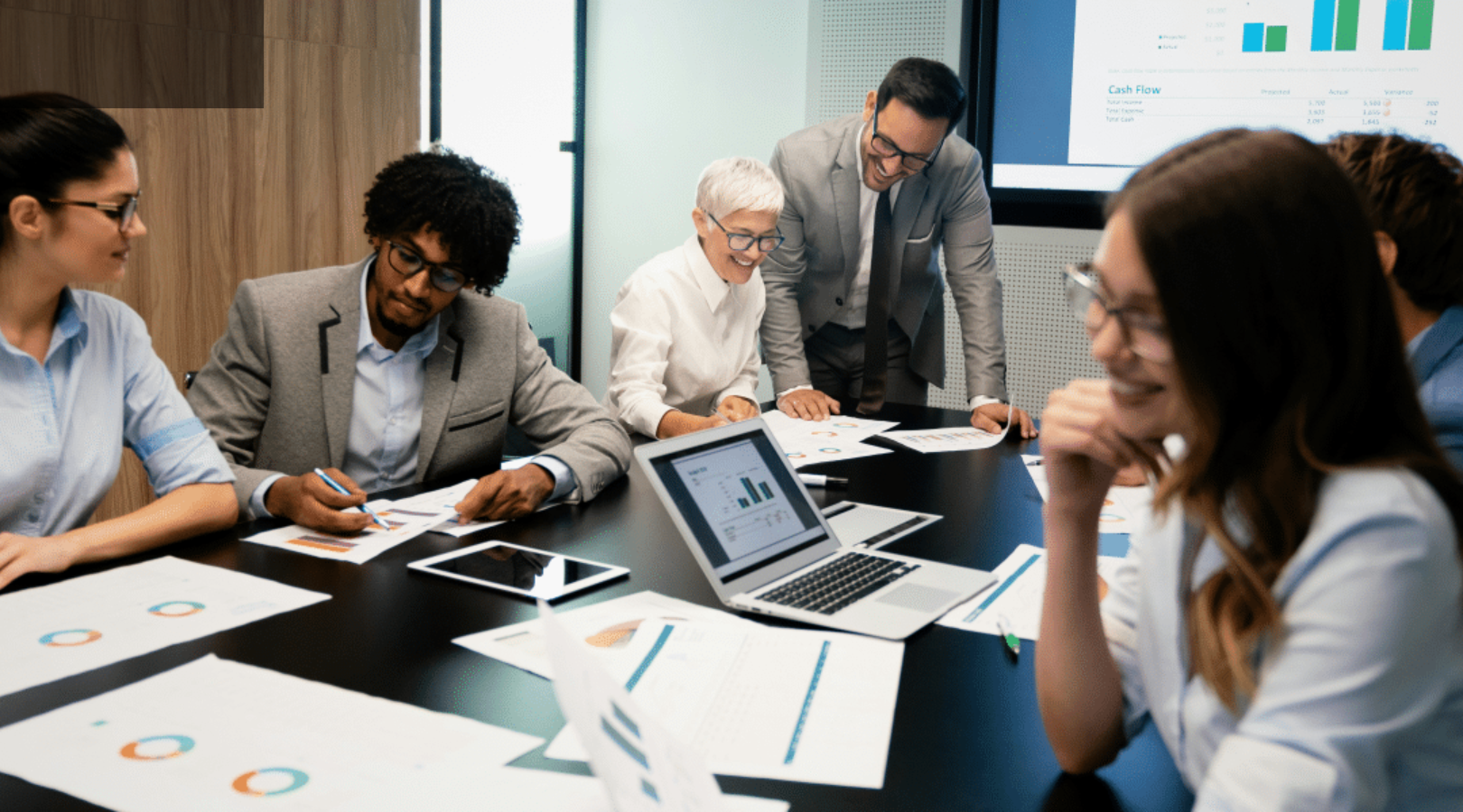 What is the Difference Between Individual and Group Insurance? A Guide for Business Owners